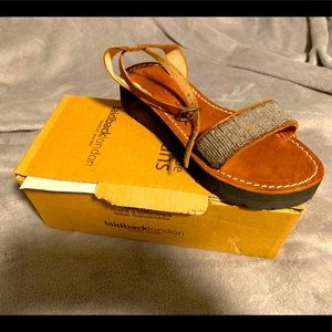 Laidback London brown platform sandal